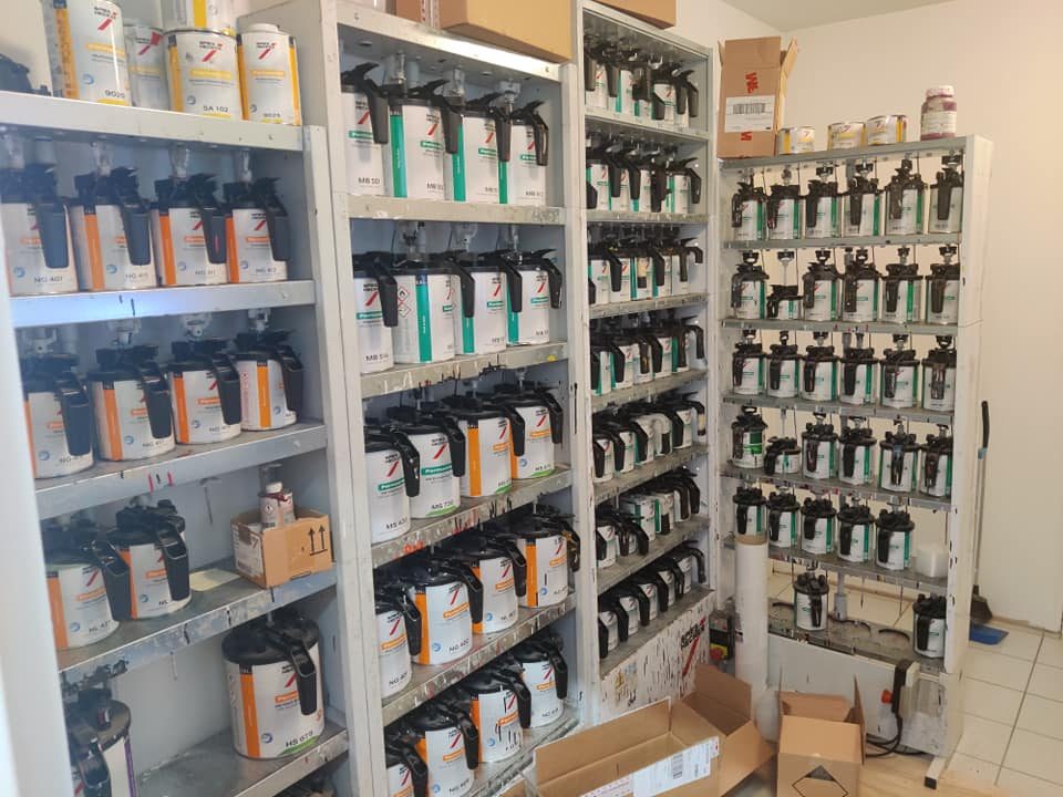 Spies Hecker Permafleet automaalivarasto Hämeenlinnassa