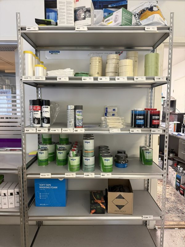 Syrox, Mipa ja maskaustuotteet myymälässä Hämeenlinna